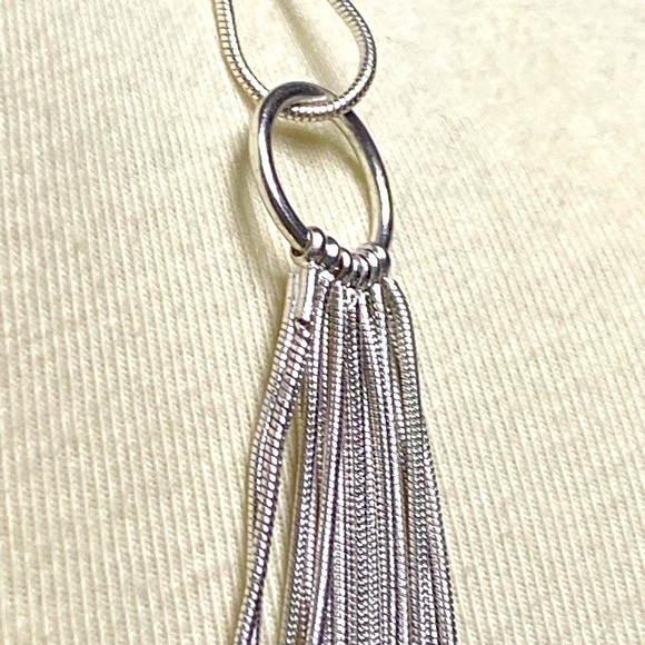 NWOT Silver Waterfall Necklace - Picture 4 of 5